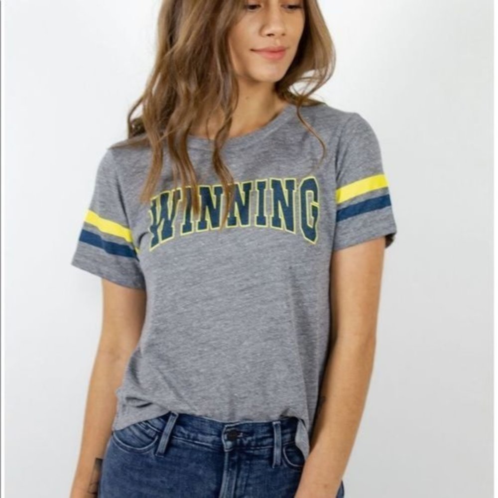 NWT Chaser Winning Sports Tee Small Grey